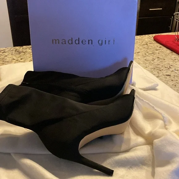 Madden Girl Boots, Brand New. - Picture 4 of 5